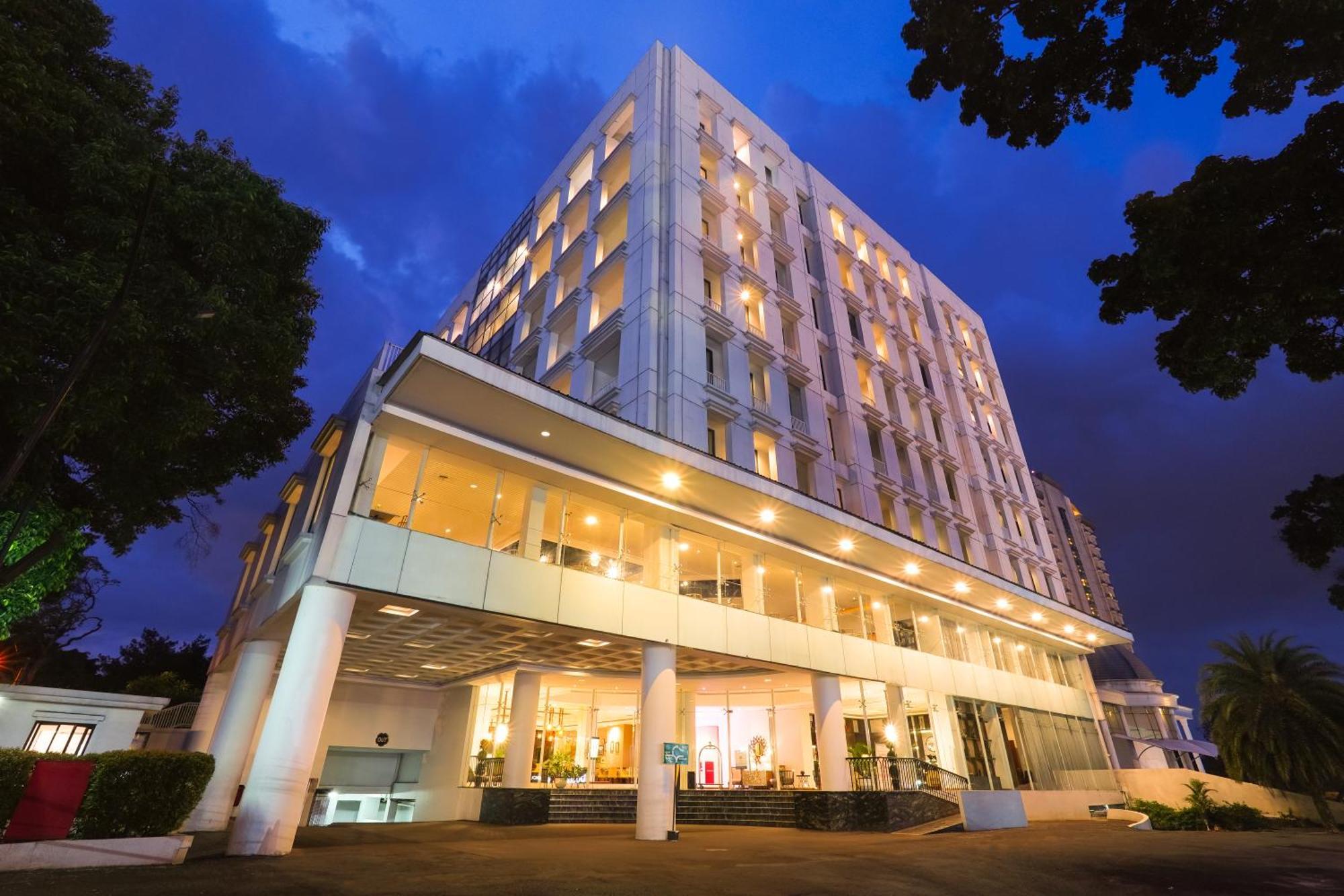 Royal Padjadjaran Hotel Μπογκόρ Εξωτερικό φωτογραφία